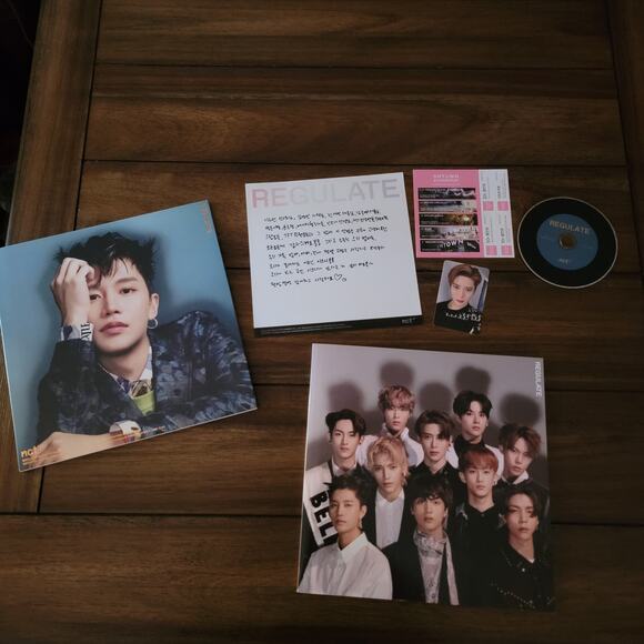 CD NCT 127: The 1st Album REGULATE (Taeil Version) Photobook + Photo Card - Picture 2 of 3